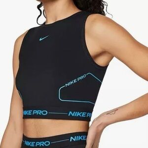 Nike Women’s combat pro Tank size S